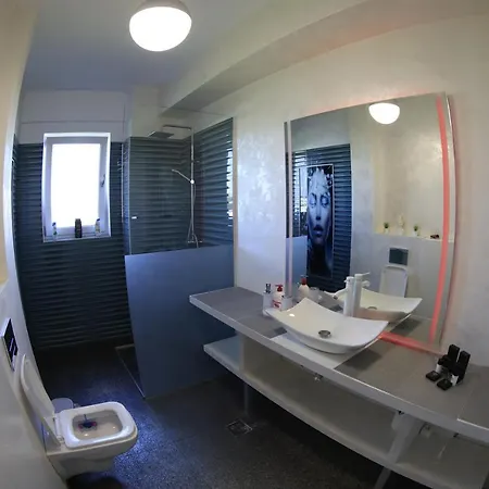 Nicho Bucurestii Noi * Bucarest